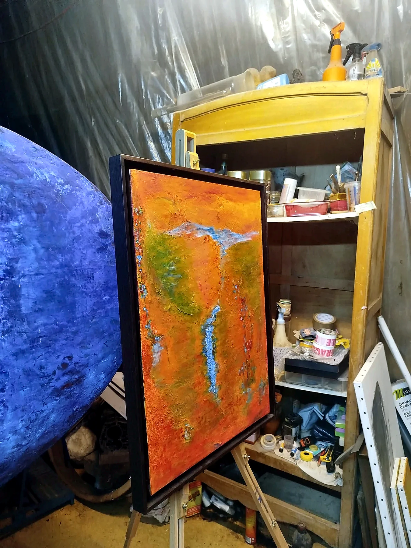 Alberto Von Fach travaillant dans son atelier — photographie 04