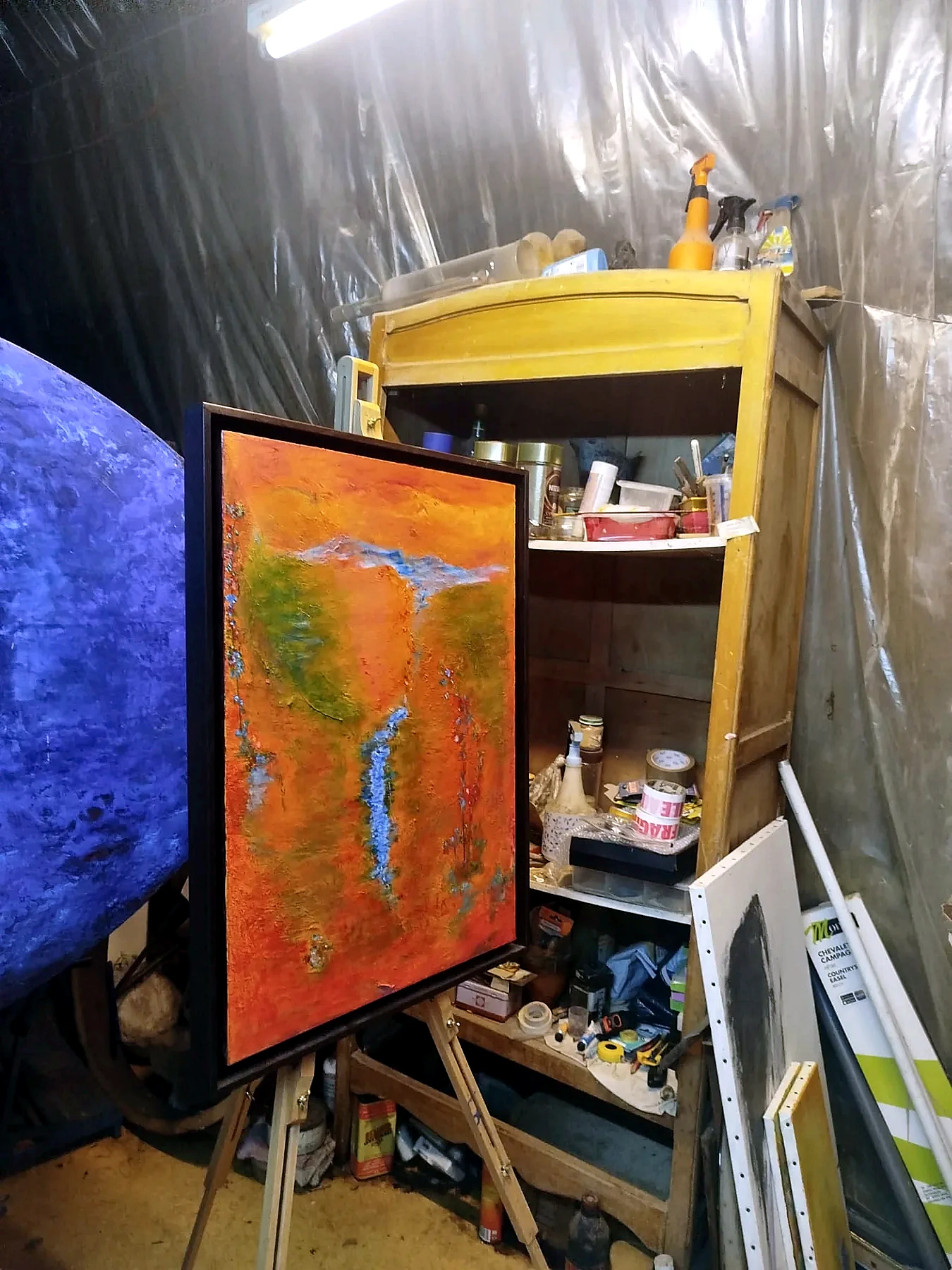 Alberto Von Fach travaillant dans son atelier — photographie 06
